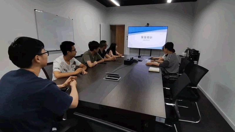 小标题：电商行业发展趋势